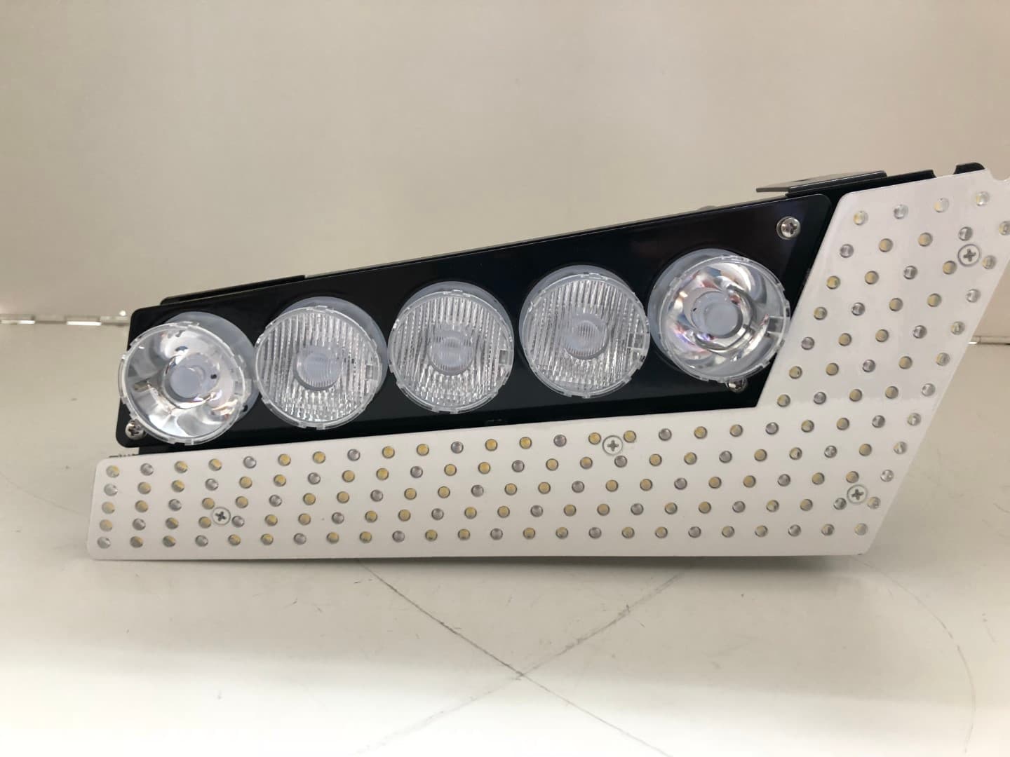 SL 437 design light